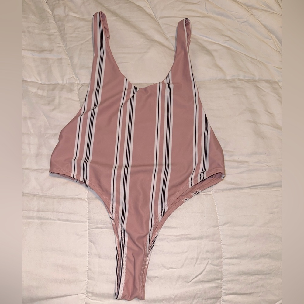 Showpo Milos One Piece in Blush Stripe Size 2 XS - Picture 3 of 4